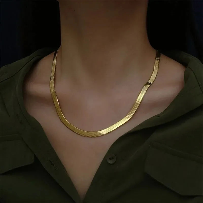 Collar Cadena Lisa Bañada en Oro - detalle producto