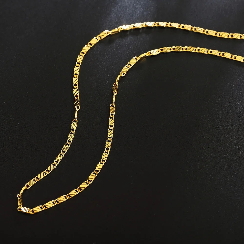 Collar Hilo de Oro Minimal - detalle