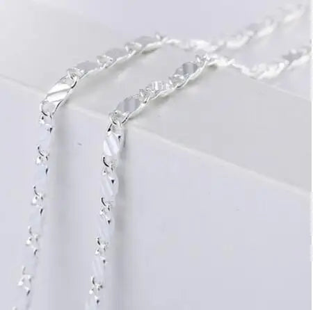 Collar Charm Delicado - puesto