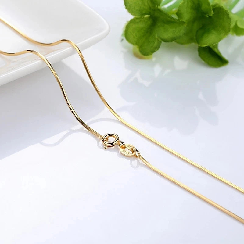 Collar Cadena Clásica Dorada - puesto