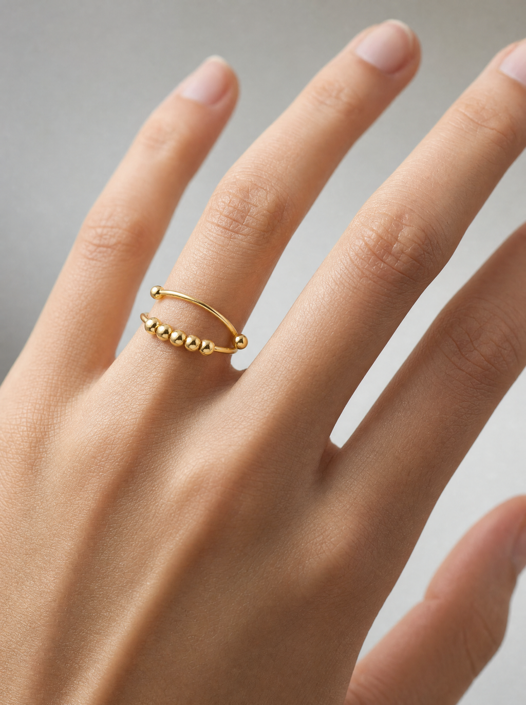 Elvra Anillo - closeup